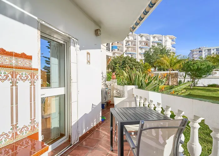 Poolside Apartment Nerja
